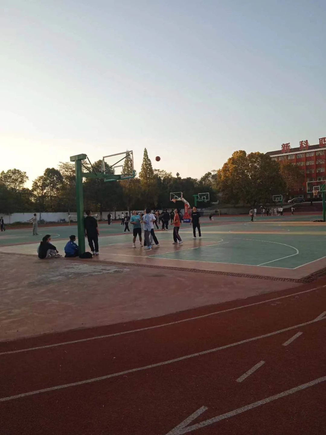 篮球体能趣味训练十法是什么_2